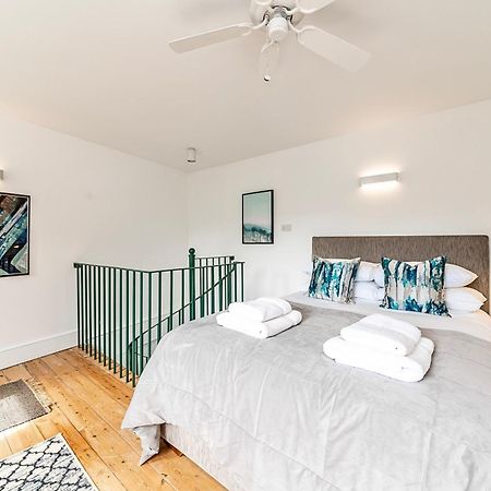 The Secret Kensington Garden Mews-2 Bedroom Full House-2 Train Lines- Spacious-Kings Road- Harrods -Chelsea Stadium-Private Small Patio Лондон Экстерьер фото