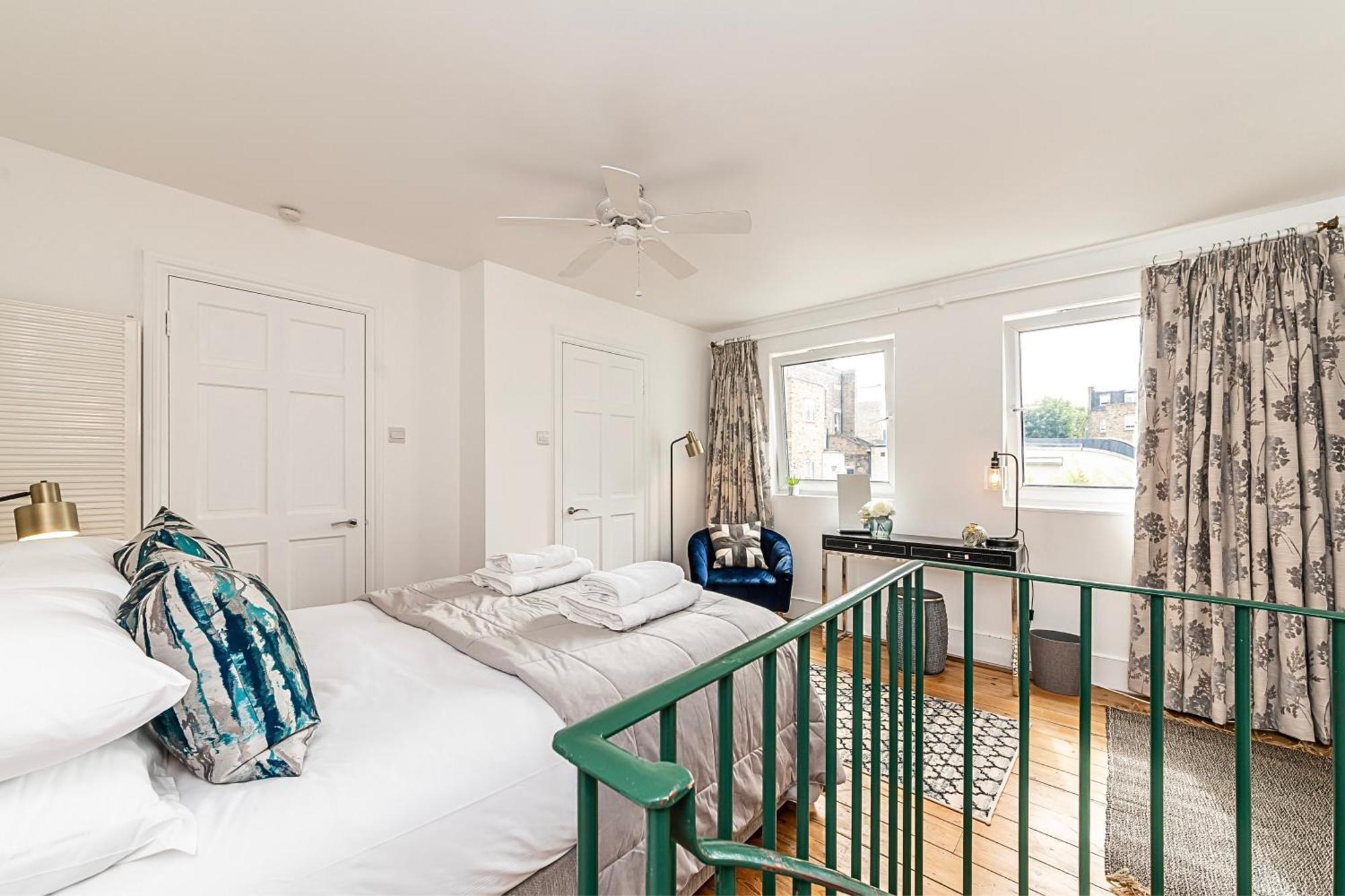 The Secret Kensington Garden Mews-2 Bedroom Full House-2 Train Lines- Spacious-Kings Road- Harrods -Chelsea Stadium-Private Small Patio Лондон Экстерьер фото